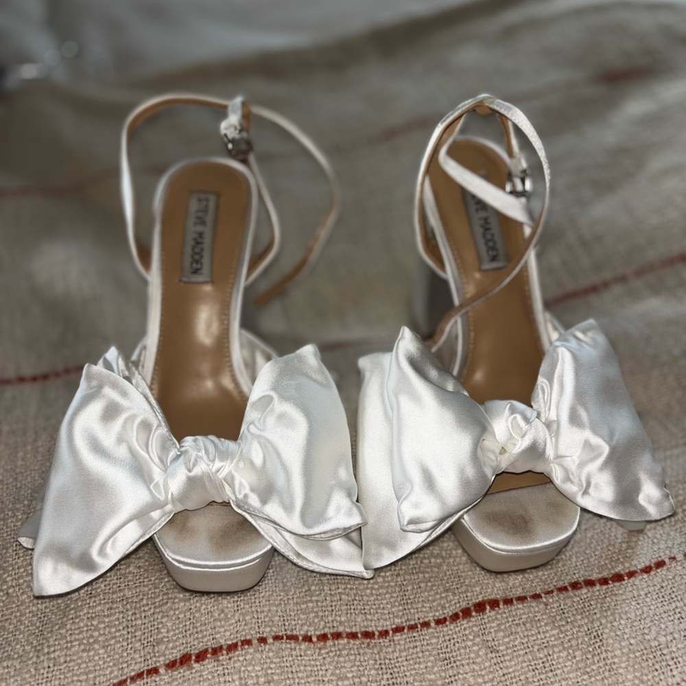 Steve Madden Ivory Satin Bow Heels